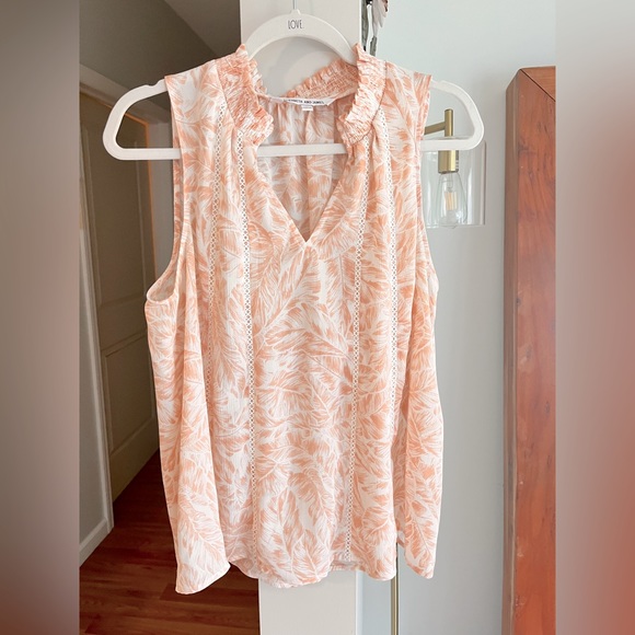 Buy 1 Get 1 50% Off ELIZABETH JAMES Peach/White V-Neck Sleeveless Feather Top - Picture 1 of 5